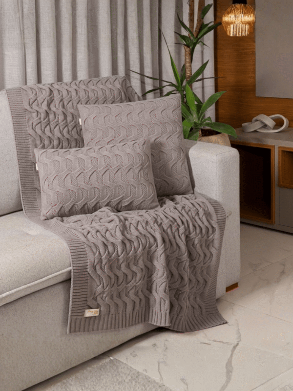 Kit Manta Sofa Quarto Sala Cama Decorativa Tricô + 2 Capas de Almofada Modelo Maldivas