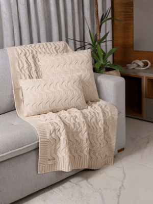 Kit Manta Sofa Quarto Sala Cama Decorativa Tricô + 2 Capas de Almofada Modelo Maldivas