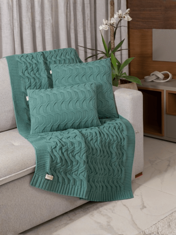 Kit Manta Sofa Quarto Sala Cama Decorativa Tricô + 2 Capas de Almofada Modelo Maldivas