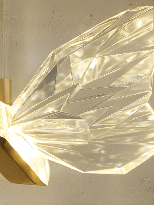 Luminária Pendente Lustre Borboleta de Luxo Cristal Dourada Moderna 3 Tons de Luz Bivolt
